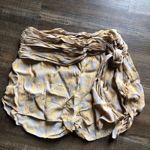 FREE PEOPLE flowy patterned shorts size 4